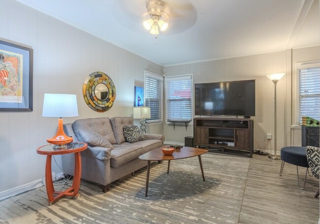 Foto del edificio - 3BD/1BA Home located in Colonial Acres!