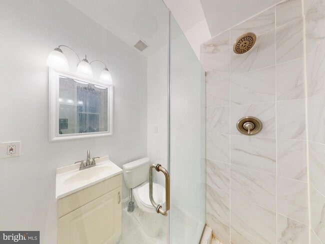 Building Photo - 1315 Pennsylvania Ave. SE