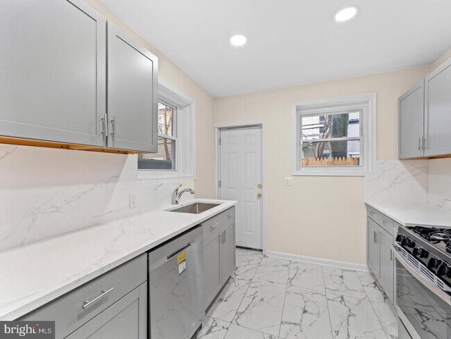 Foto del edificio - 2211 Pierce St