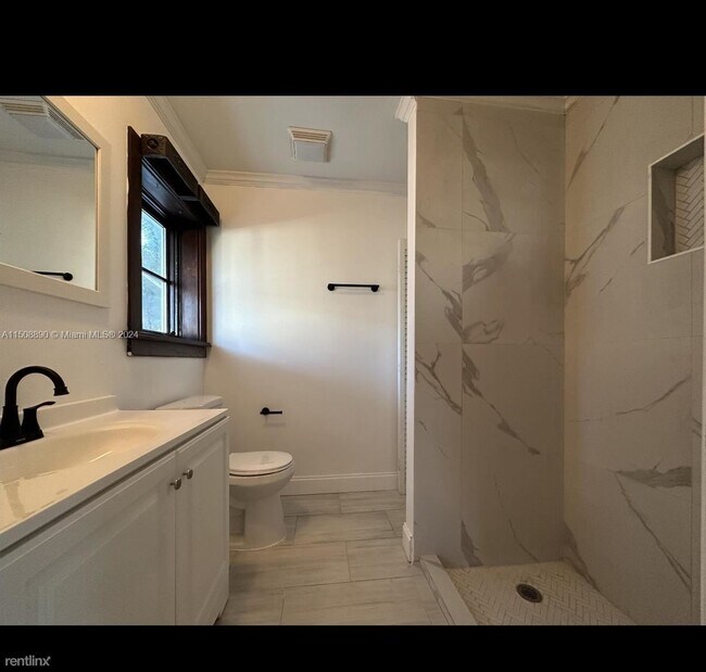 Building Photo - 2 br, 2 bath House - 1225 16th Ave N # B