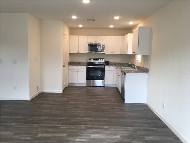 Building Photo - 2398 Granite Cir