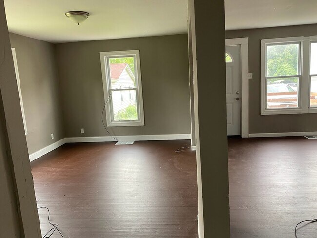 Foto del edificio - 7061 Idlewild Ave