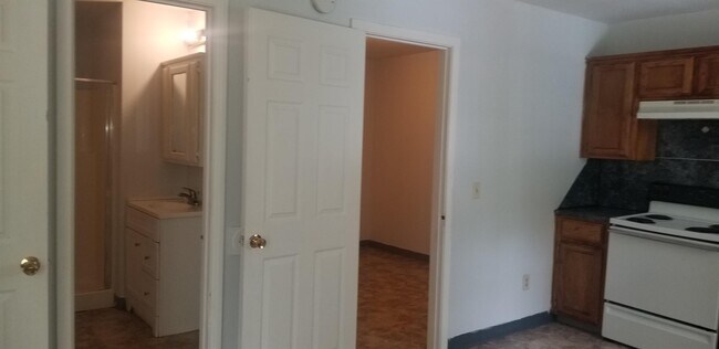 Building Photo - 301 N Rogers St
