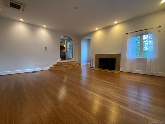 Building Photo - 38 Claremont Rd