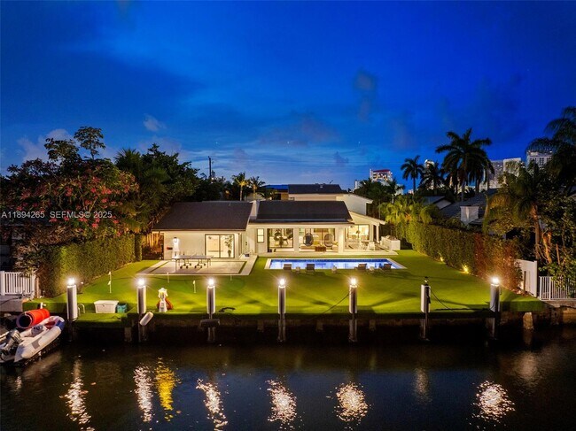 Foto del edificio - 207 Holiday Dr