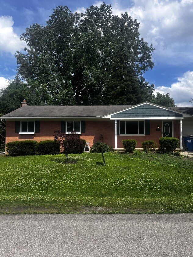 Foto principal - 3857 Helen Ave