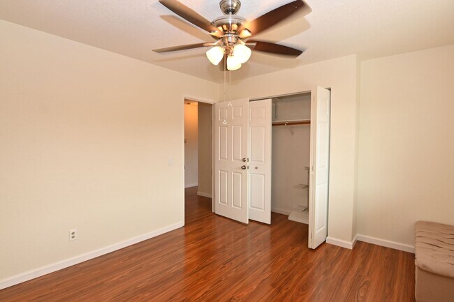 Building Photo - 2 / 1.5 Townhome near Alum Rock & White - ...