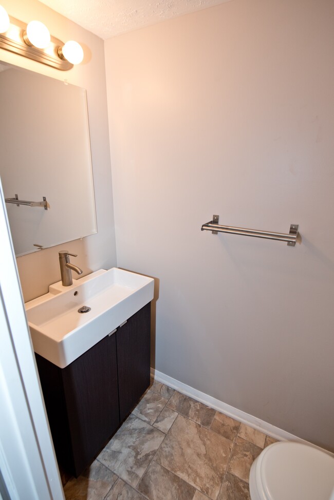 Half bath - 7988 Oakwood Road