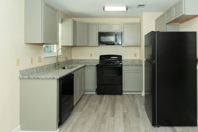 Building Photo - 705 Winton Ct