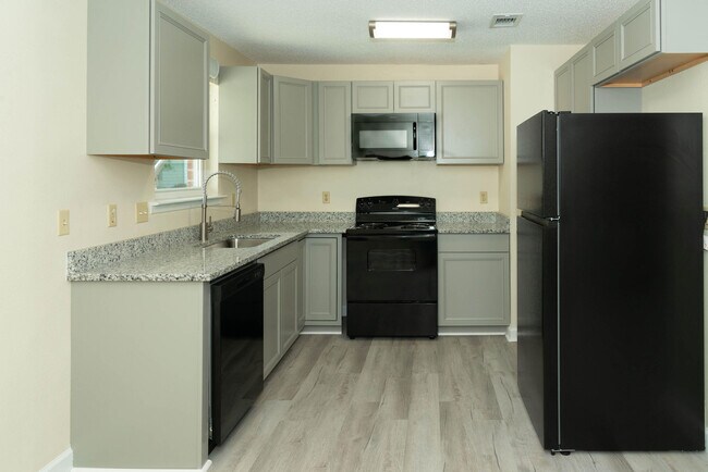 Foto del edificio - 705 Winton Ct