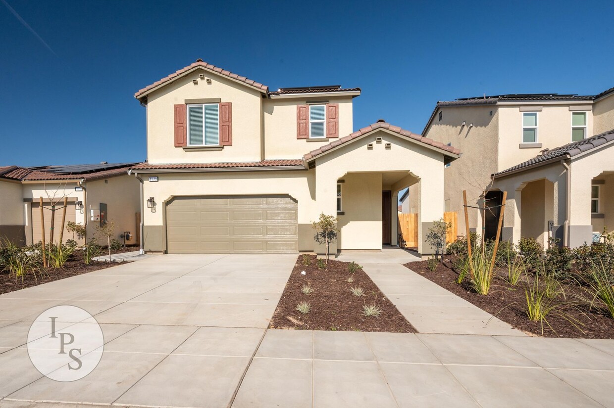 Foto principal - BRAND NEW! Riverstone Madera Home, 3BR/2.5...