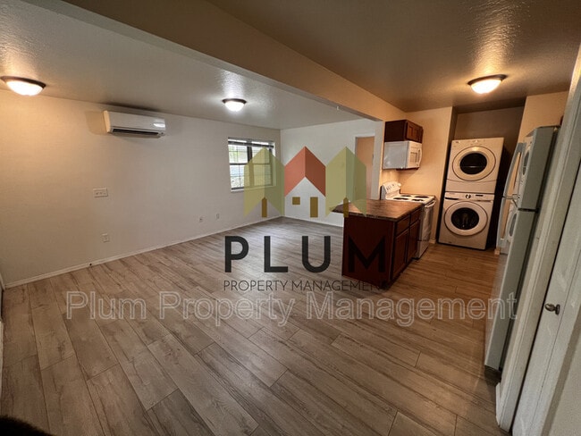 Foto del edificio - 1309 Montana St