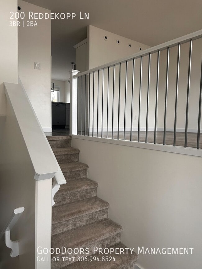 Building Photo - 200 Reddekopp Ln