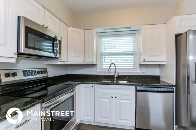 Building Photo - 420 Flamingo Dr