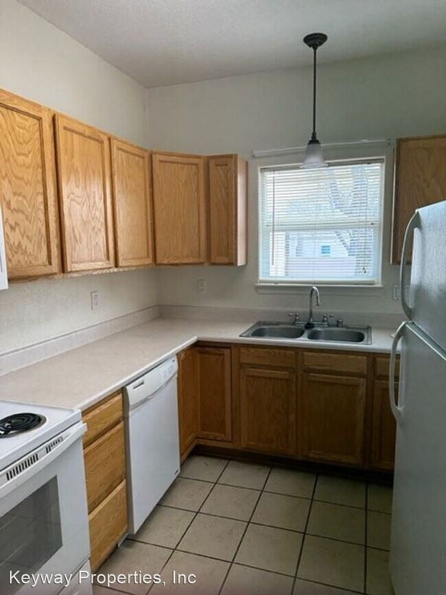 Building Photo - 3 br, 2.5 bath House - 10416 Gutierrez NE