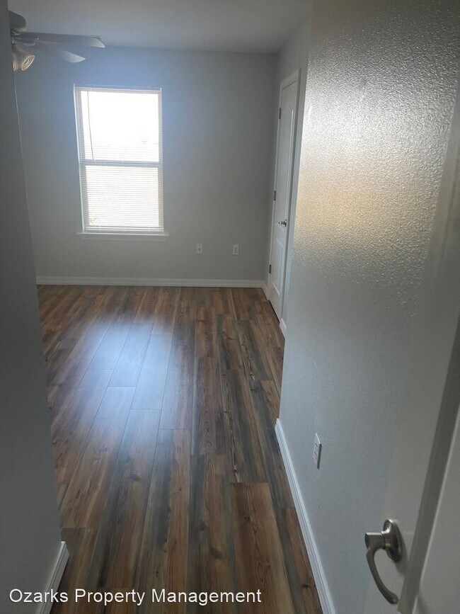 Building Photo - 3 br, 2 bath House - 240 TONI LANE UNIT A