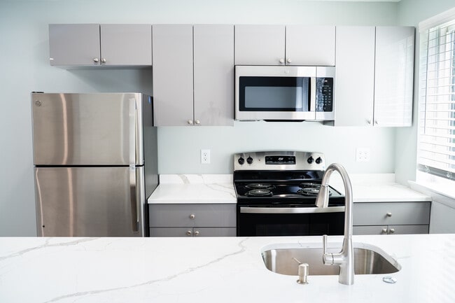 Cocina de 1 dormitorio - New Country Club Estates