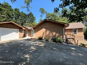 Building Photo - 7 Ash Ct