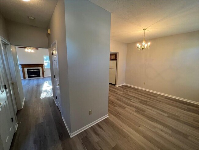 Building Photo - 3047 River Shore Pl