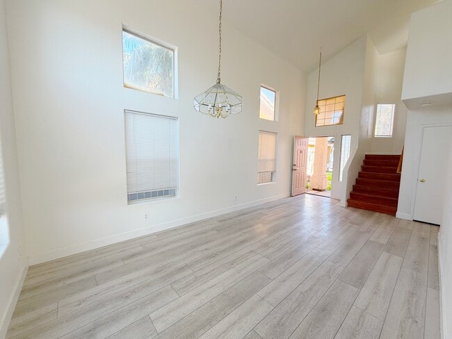 Foto del edificio - 593 Old W Ct