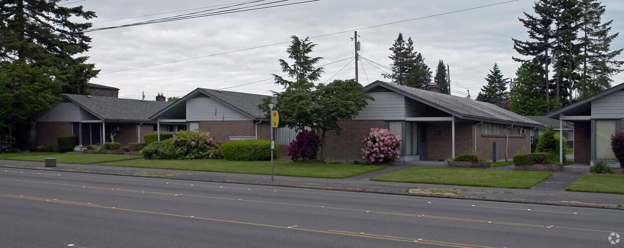 Primary Photo - Cascade Manor Apartments