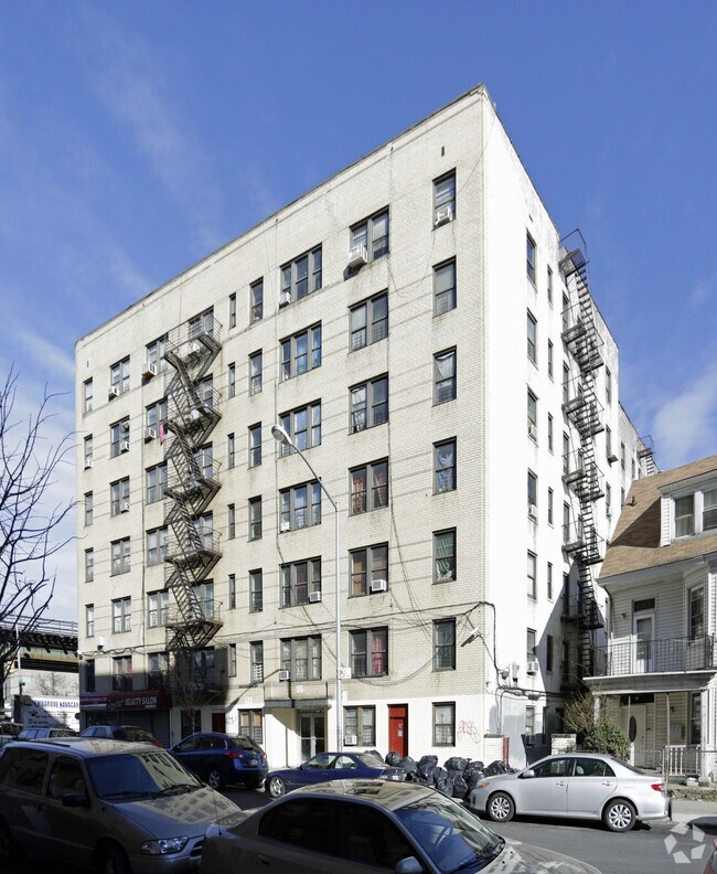 Building Photo - 1 E 198th St
