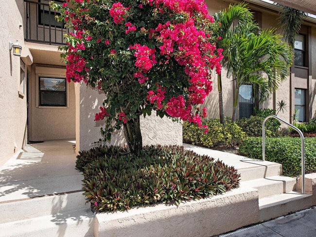 Building Photo - 513 Lake Louise Cir