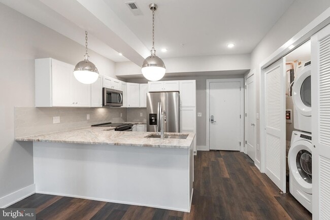 Building Photo - 45 W Haines St