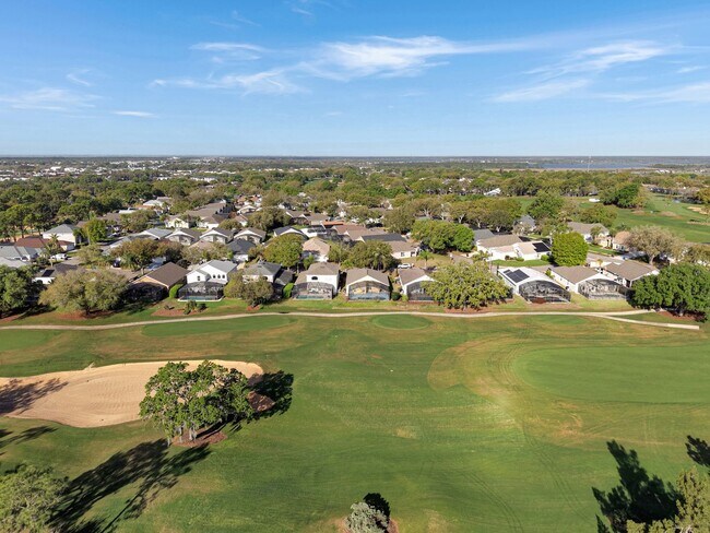 Foto del edificio - 4 bed/ 3 bath Pool home