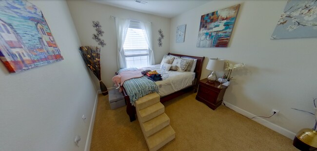 Foto del edificio - 3D Tour Available - Gorgeous East-Side Home + 2 Car Garage + Fenced-in Backyard! Available July 3rd!