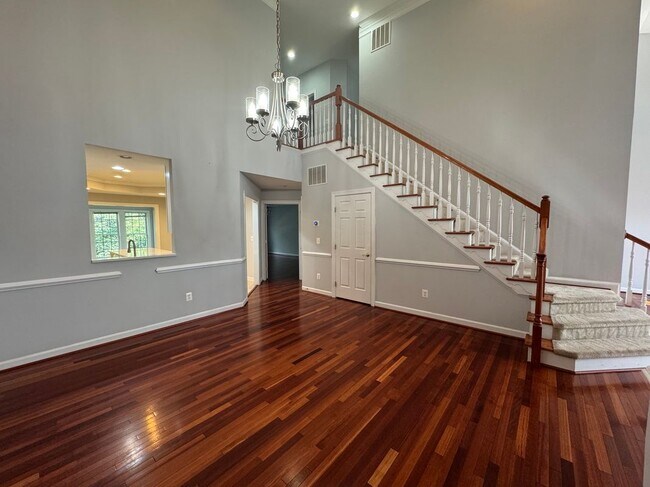 Foto del edificio - 15028 Gaffney Cir