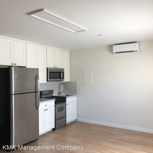 Building Photo - 1 br, 1 bath Apartment - 2504 Pacific Ave....