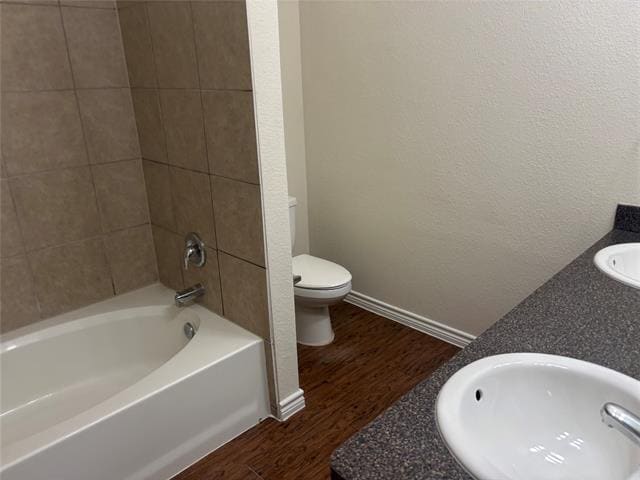 Building Photo - 5420 Del Rey Dr