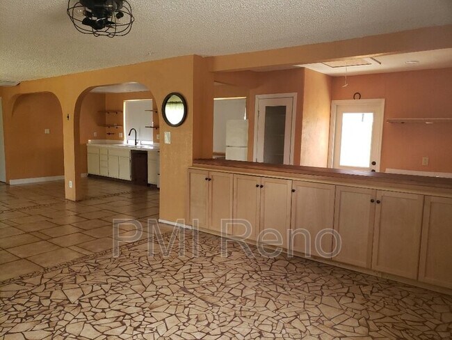 Foto del edificio - 3745 Brant St