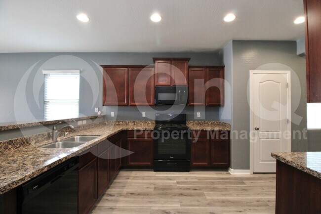 Foto del edificio - 20481 N Grantham Rd