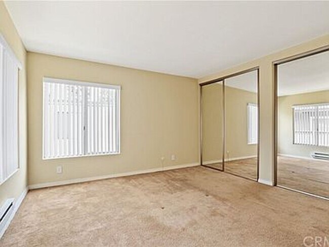 Foto del edificio - 2 BEDROOM 2 BATH CONDO