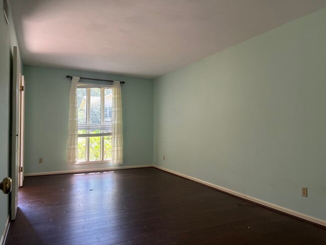 Building Photo - 3010 Misty Ln