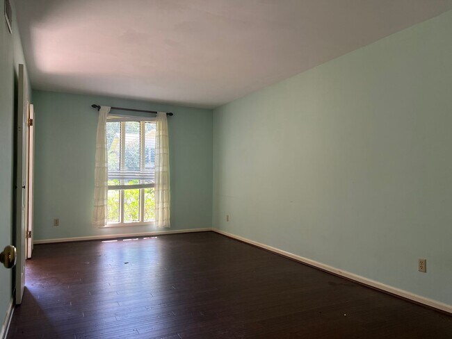 Foto del edificio - 3010 Misty Ln