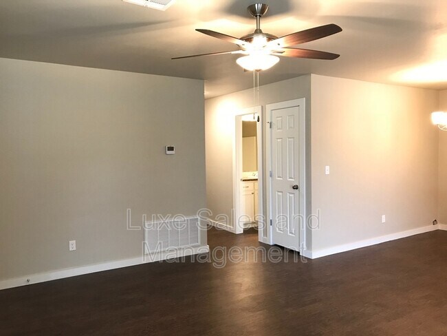 Foto del edificio - 797 SW 13th St