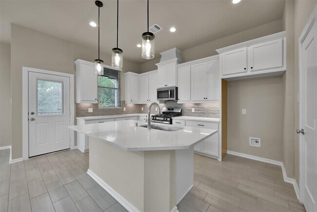 Foto del edificio - 543 Longleaf Pine Dr