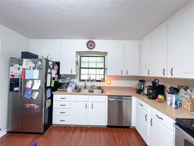 Foto del edificio - 6003 NW 36th Pl