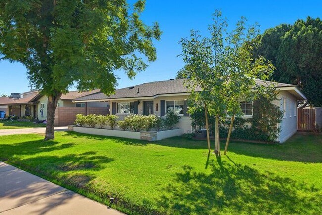 Building Photo - Modern 4 Bedroom, 3 Bathroom Home