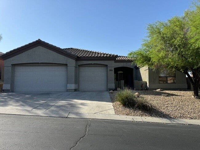 Foto del edificio - Laughlin Ranch 3 BR Large fenced Yard, 3 car-Boat Deep Garage Gated Entry on Parkway