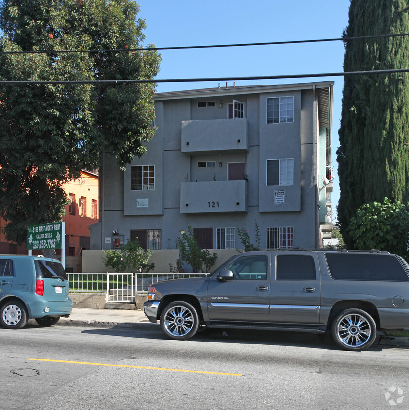 Building Photo - 121 N Avenue 52
