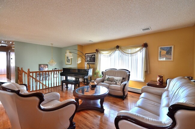 Building Photo - 1063 Mason Ct