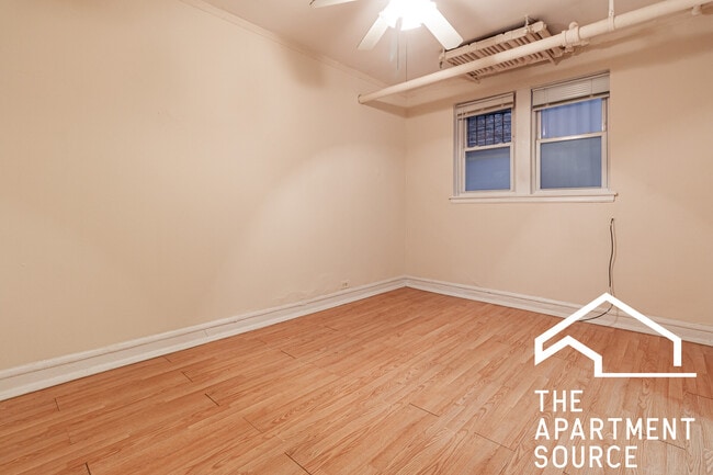 Building Photo - 2827 N Burling St