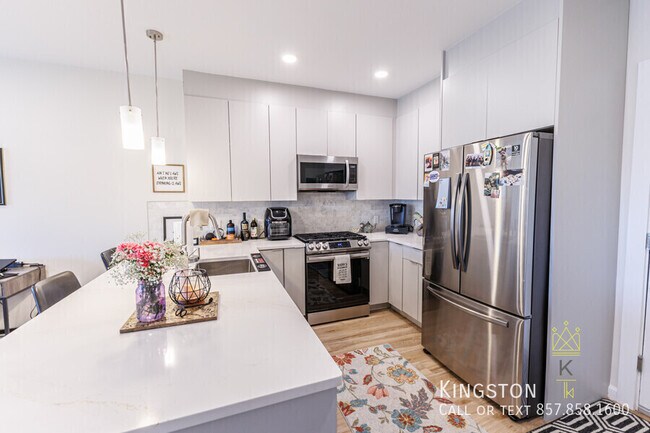 Photo - 464 Washington St Apartment