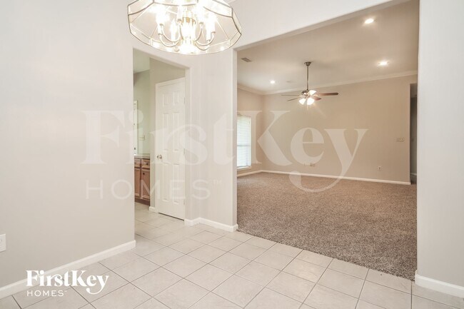 Foto del edificio - 3907 Stoneybrook Dr