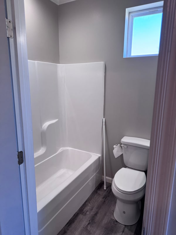 Building Photo - 305 W Second St