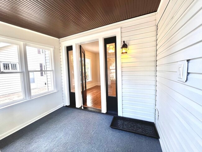 Building Photo - 2610 Knight Ave